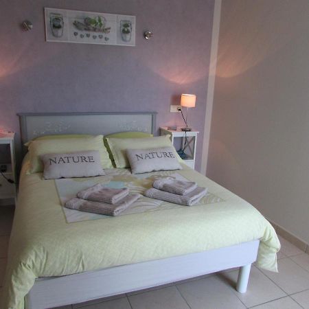 Chambre D'Hotes La Basse Gougeonniere Neuvy-en-Mauges Εξωτερικό φωτογραφία