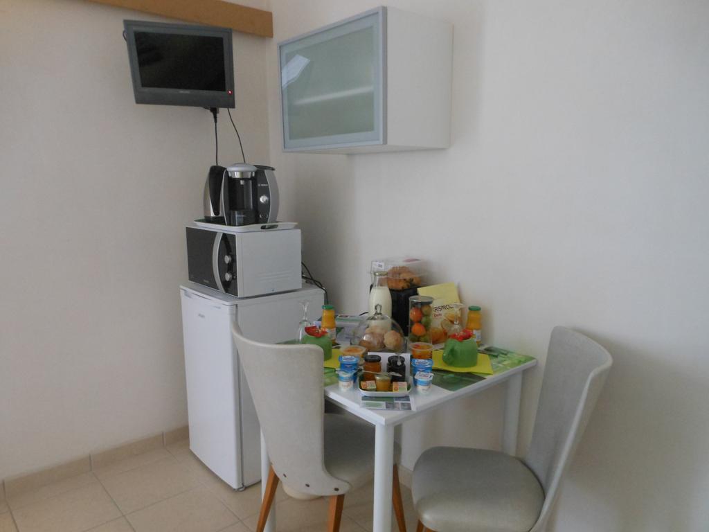 Chambre D'Hotes La Basse Gougeonniere Neuvy-en-Mauges Εξωτερικό φωτογραφία